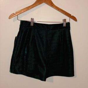 Topshop Green Velvet High‑Waisted Shorts – Size 4 – Like New